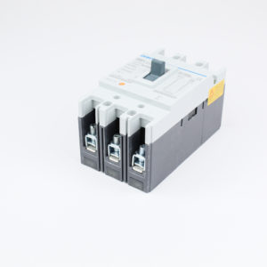 Interruptor termomagnetico marca CHINT 25-125A