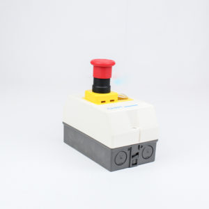 Gabinete para guardamotor con boton de emergencia CHINT
