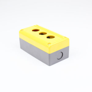 Caja 3 hoyos amarilla marca CHINT