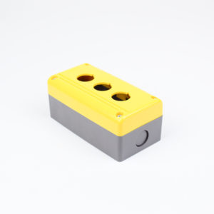 Caja 3 hoyos amarilla marca CHINT