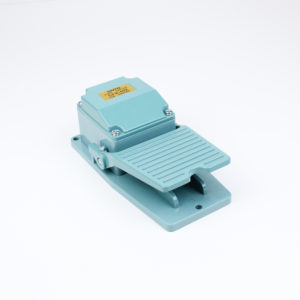 Interruptor de pedal metalico marca CNTD