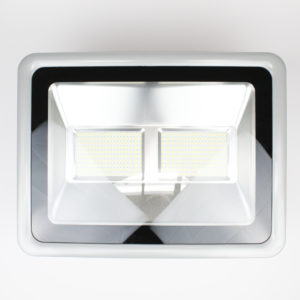 Reflector 200 watts 85-265 volts marca TECNOLED