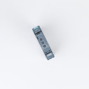 Relevador de tiempo multifunciones de 5 segundos a 100 horas 440 volts