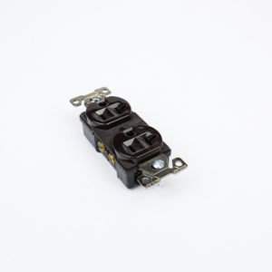 Tomacorriente doble 20A 127V cafe oscuro