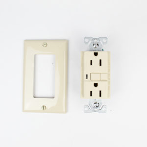 Receptaculo duplex marfil incluye placa con proteccion