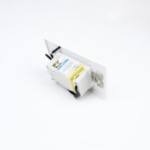 Receptaculo y interruptor blanco incluye placa con proteccion